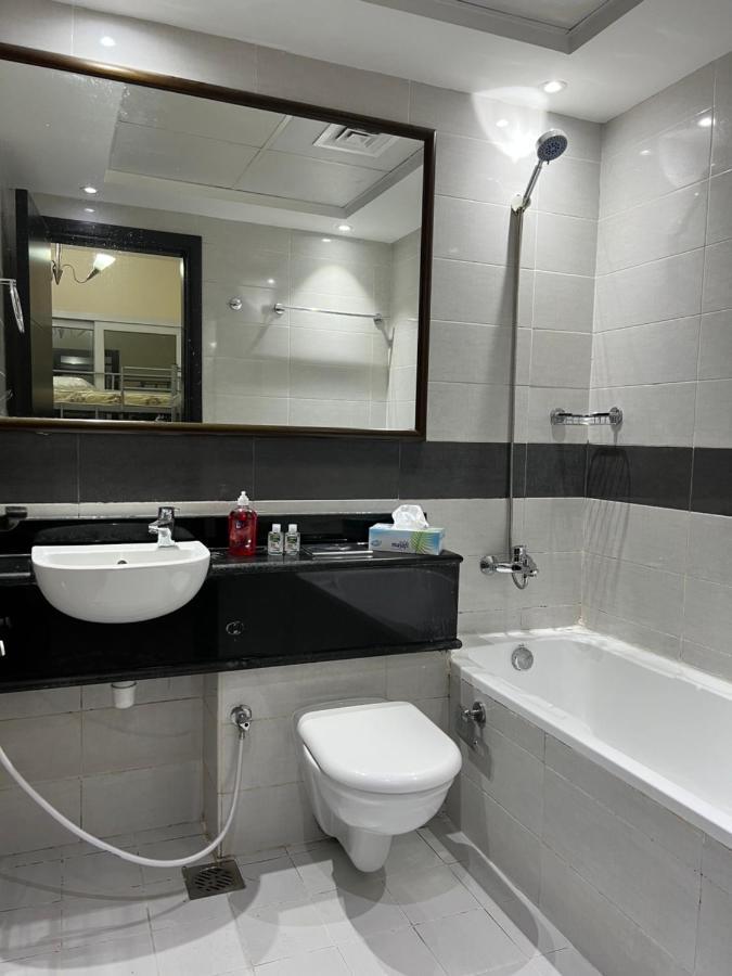 Grand Pearl Hostel For Boys ดูไบ ภายนอก รูปภาพ